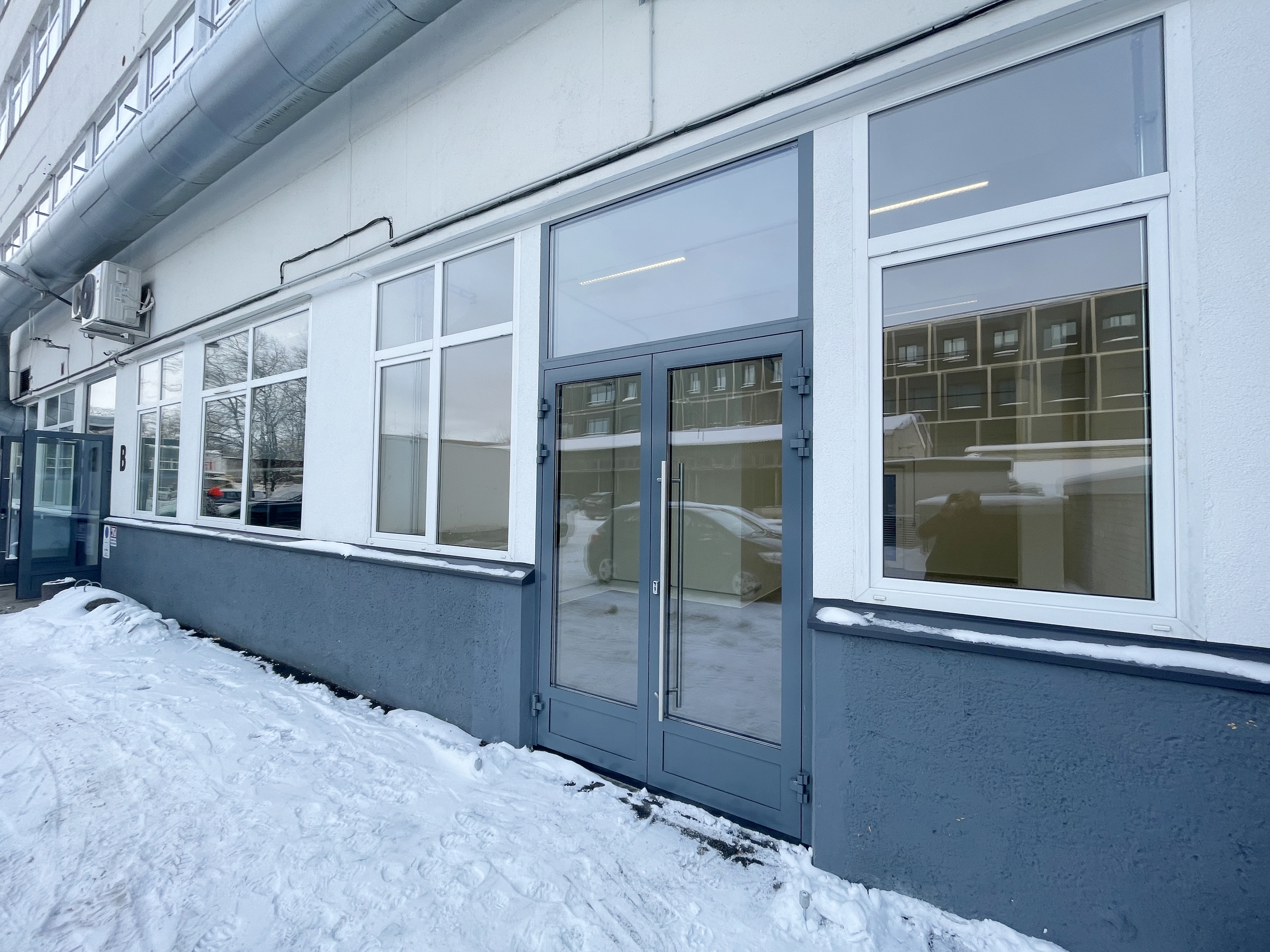 Oma sissepääsuga kaubanduspind – Tatari 64