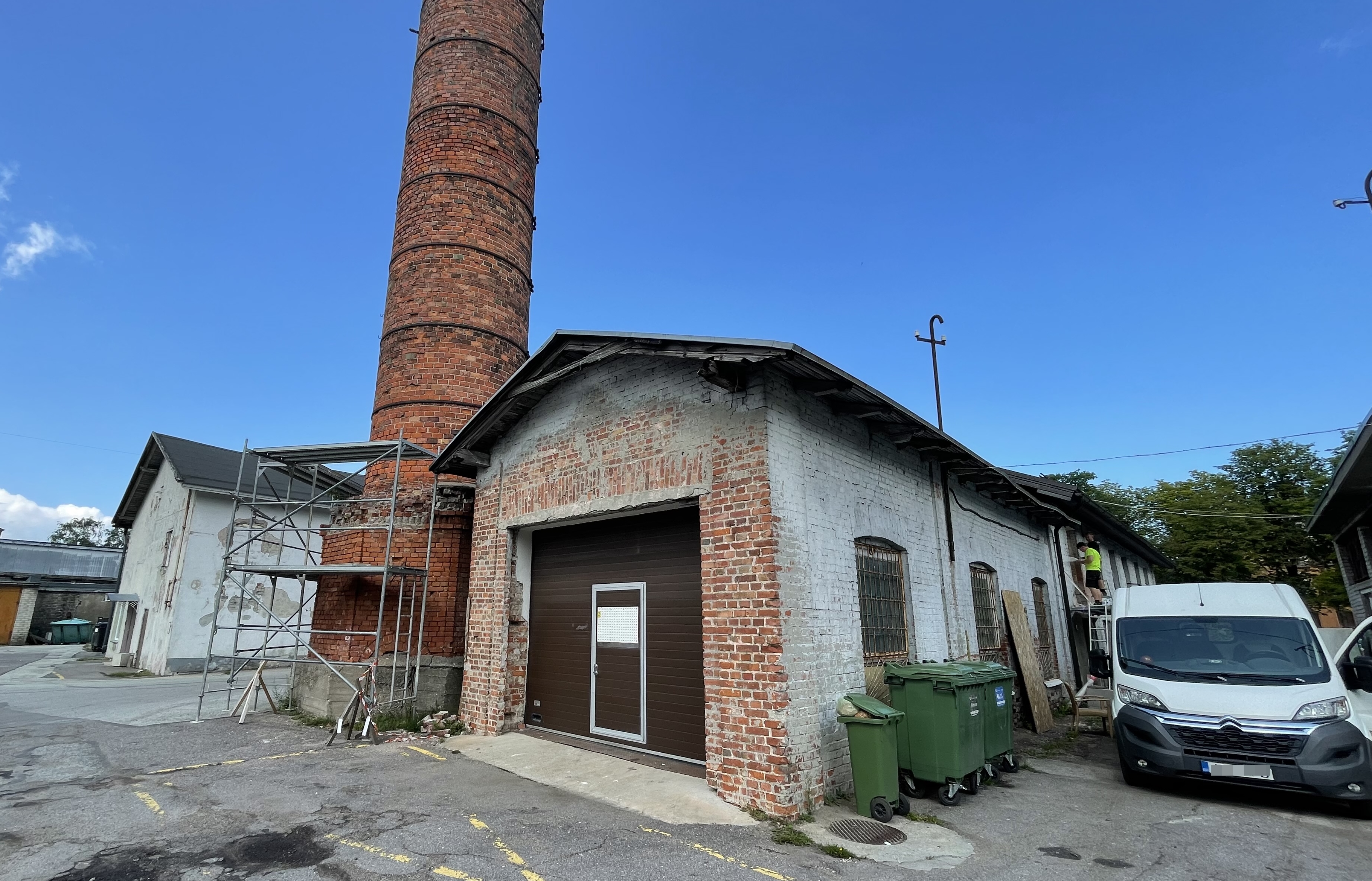 Kopli 35 – Pakume üürile suurepärast 98m² suurust ruumi, mis sobib ideaalselt laoks või tootmiseks.