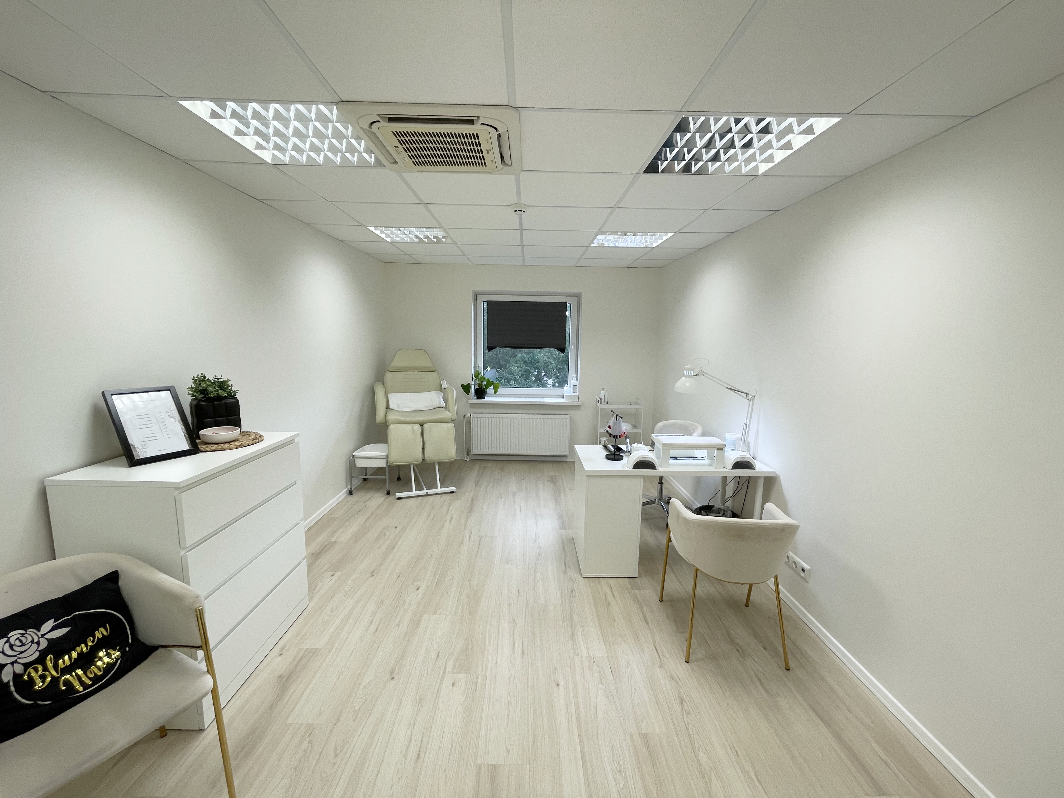 🏢 Üürile anda valgusküllane 19,6 m² büroopind Tallinna südalinnas – Tatari tn 56!